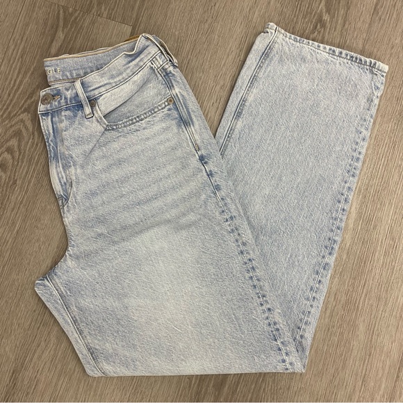 AE Light Washed Straight Jeans Size US 12 - Picture 1 of 3